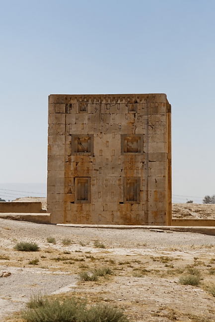 Naqsh-e Rostam-Cube de Zoroastre-004